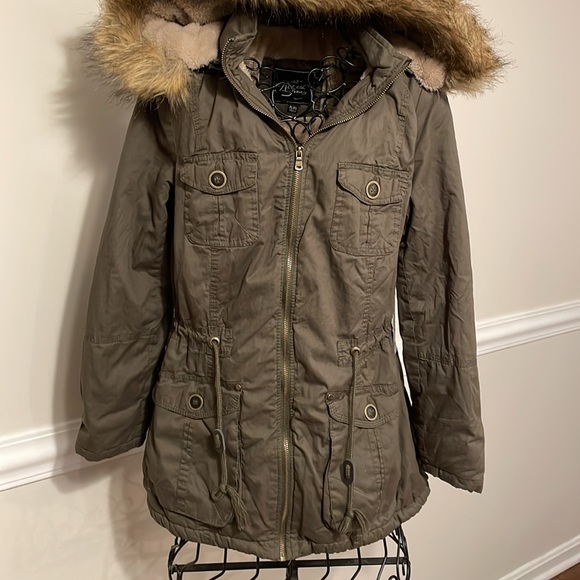 Womens ROYALTY FOR ME Military Green Jacket Faux Fur Womens sz Petite Large NWT - Picture 3 of 16
